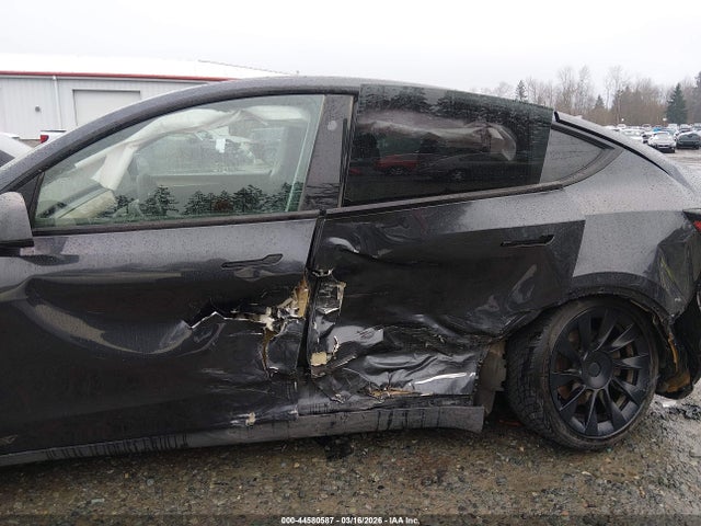 Продаж на аукціоні авто 2025 Tesla Model Y Long Range Dual Motor All-wheel Drive, vin: 7SAYGDEE7SF247825, номер лоту: 44580587