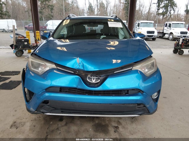 2T3WFREV4HW380419 Toyota Rav4 Xle