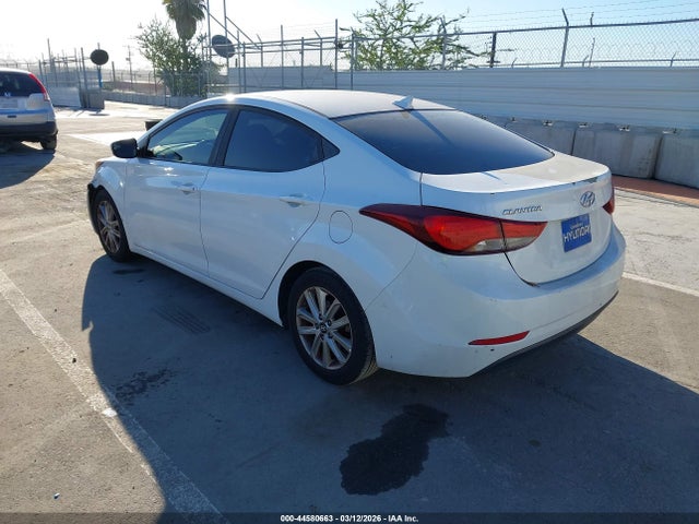 5NPDH4AE0FH593074 Hyundai ELANTRA SE