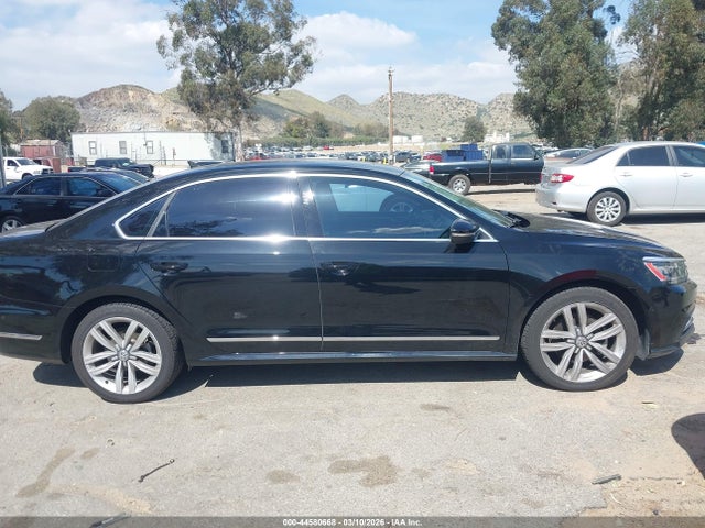 1VWCT7A32GC020942 Volkswagen Passat 1.8t Sel Premium