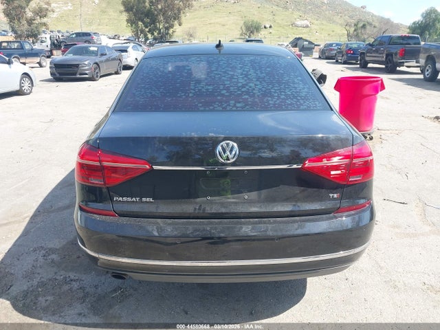 1VWCT7A32GC020942 Volkswagen Passat 1.8t Sel Premium