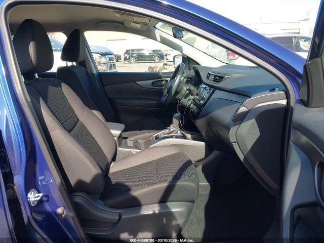 JN1BJ1CP4HW011888 Nissan Rogue Sport S