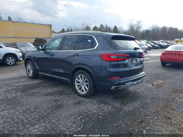 2020 BMW X5 5UXCR6C07L9B68401 Photo 2