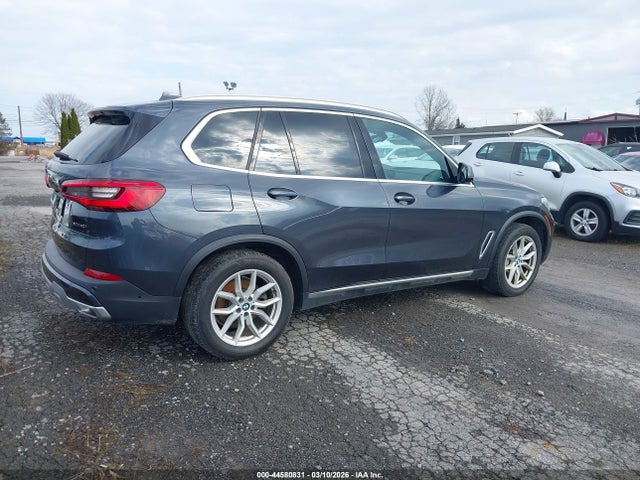 2020 BMW X5 5UXCR6C07L9B68401 Photo 3