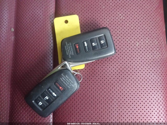 44581128 :رقم المزاد ، JTHCM1D24G5003417 vin ، 2016 Lexus Is 300 مزاد بيع