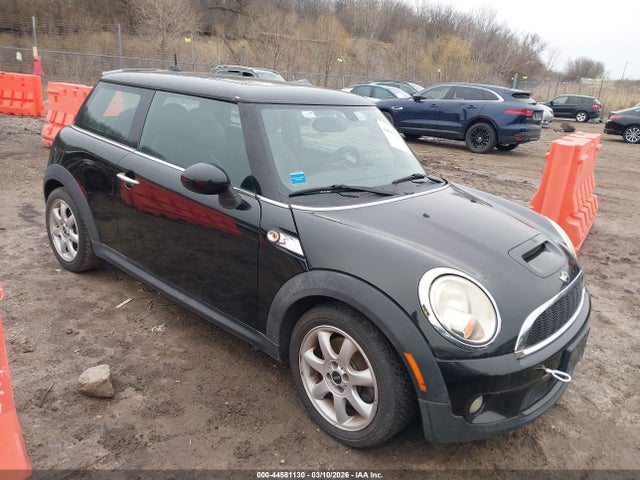 2009 MINI COOPER S WMWMF73599TW86497 Photo 0