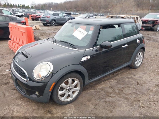 2009 MINI COOPER S WMWMF73599TW86497 Photo 1
