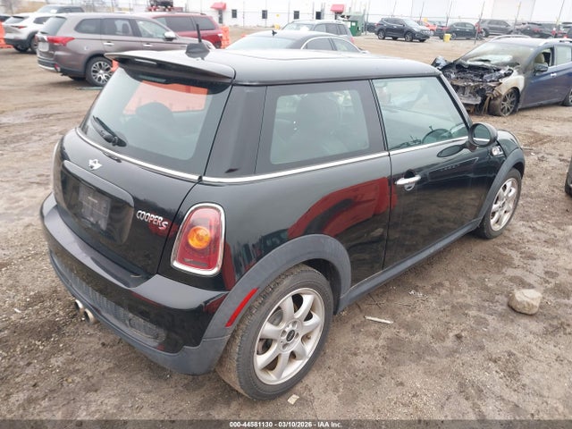 2009 MINI COOPER S WMWMF73599TW86497 Photo 3