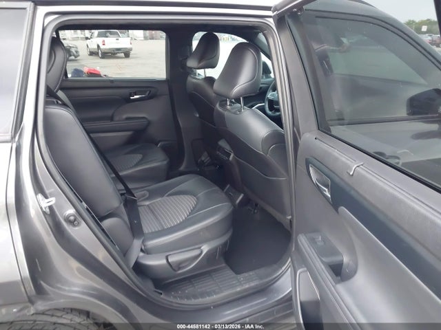 2022 TOYOTA HIGHLANDER 5TDLZRAH0NS131767 Photo 7