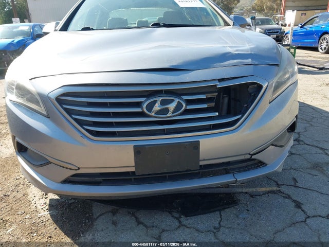 Hyundai Sonata 2016 5NPE24AF3GH395699 Image 14