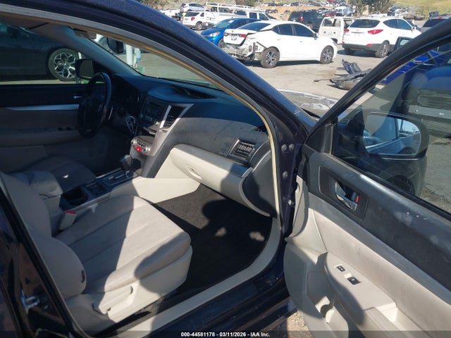 44581178 :رقم المزاد ، 4S3BMBC62D3020022 vin ، 2013 Subaru Legacy 2.5i Premium مزاد بيع