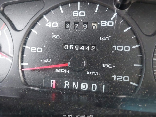 44581247 :رقم المزاد ، 1FAFP55211G228276 vin ، 2001 Ford Taurus Ses مزاد بيع