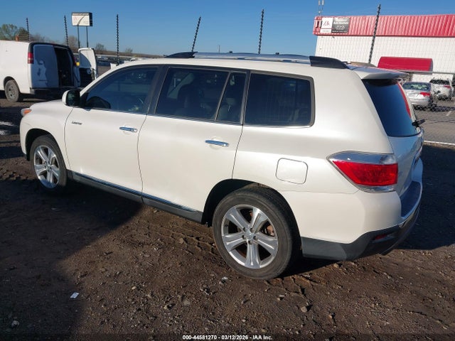 2013 TOYOTA HIGHLANDER 5TDYK3EH8DS110469 Photo 2