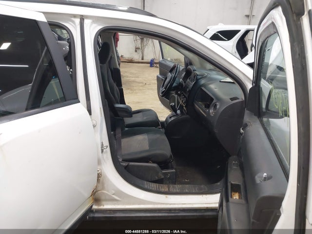 2011 JEEP COMPASS 1J4NF1FB2BD188660 Photo 4