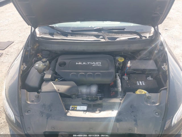 44581304 :رقم المزاد ، 1C4PJLCB8JD596592 vin ، 2018 Jeep Cherokee Latitude Fwd مزاد بيع