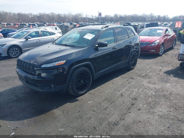 44581304 :رقم المزاد ، 1C4PJLCB8JD596592 vin ، 2018 Jeep Cherokee Latitude Fwd مزاد بيع