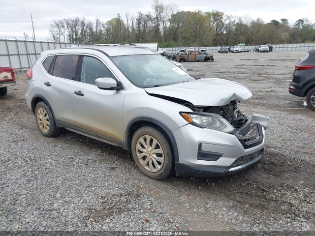 2017 NISSAN ROGUE KNMAT2MT2HP504919