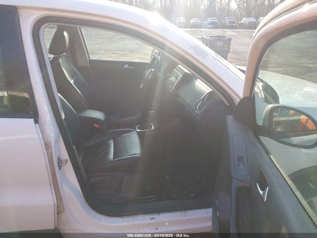 2013 VOLKSWAGEN TIGUAN WVGAV7AX9DW554744 Photo 4