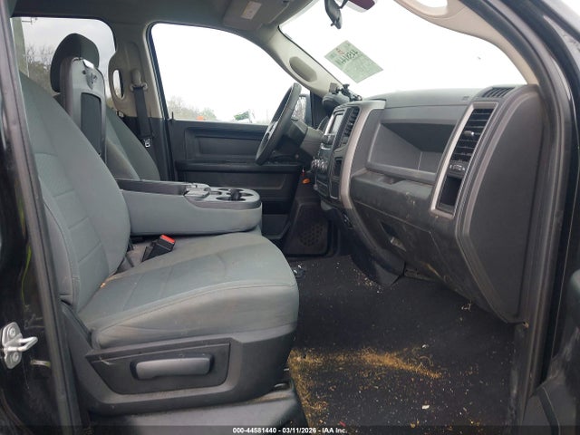 Продажа на аукционе авто 2018 Ram 1500 Express  4x4 6'4 Box, vin: 1C6RR7FTXJS203417, номер лота: 44581440