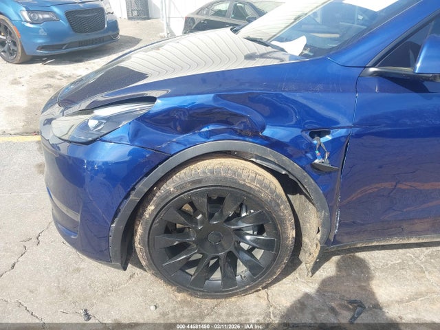 Продажа на аукционе авто 2023 Tesla Model Y Awd/long Range Dual Motor All-wheel Drive, vin: 7SAYGDEE9PA201224, номер лота: 44581490