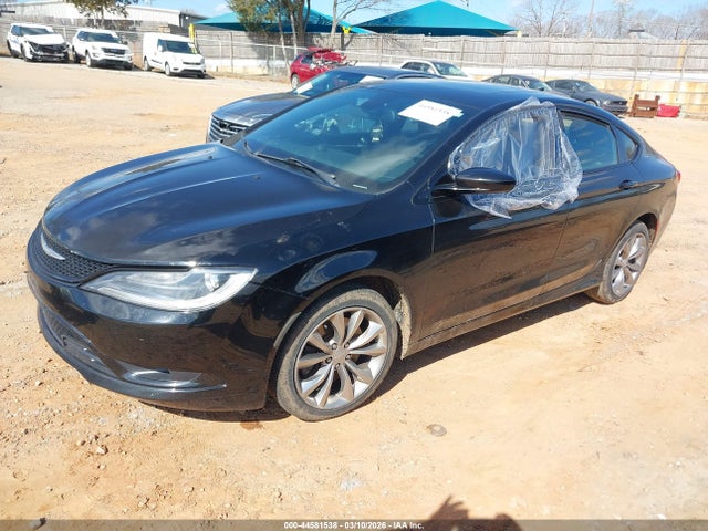 44581538 :رقم المزاد ، 1C3CCCBG0FN735982 vin ، 2015 Chrysler 200 S مزاد بيع