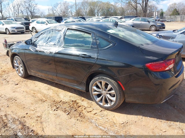 44581538 :رقم المزاد ، 1C3CCCBG0FN735982 vin ، 2015 Chrysler 200 S مزاد بيع