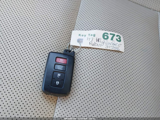 Toyota Highlander Limited 2017 5TDDZRFH8HS356911 Image 11
