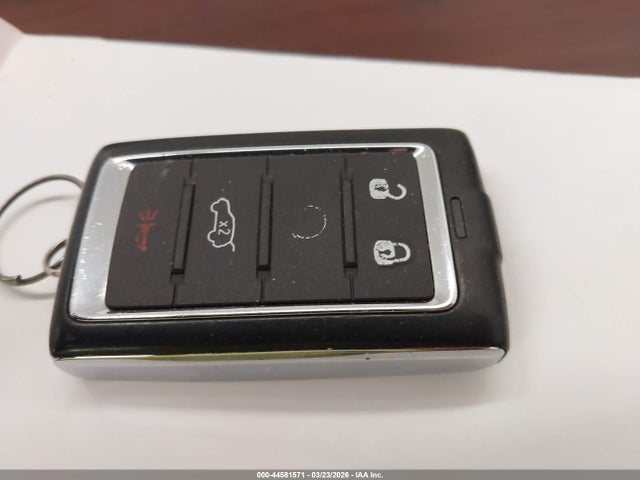 Продажа на аукционе авто 2024 Jeep Grand Cherokee L Limited 4x2, vin: 1C4RJJBG9R8526128, номер лота: 44581571