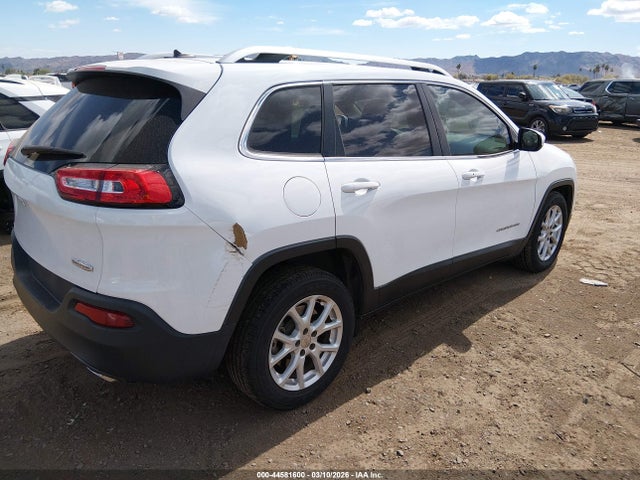 1C4PJLCS3FW766269 Jeep Cherokee Latitude