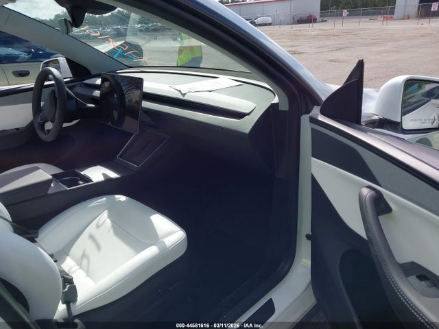 Продаж на аукціоні авто 2026 Tesla Model Y Long Range Launch Series/premium All-wheel Drive, vin: 7SAYGDEE4TA461752, номер лоту: 44581616