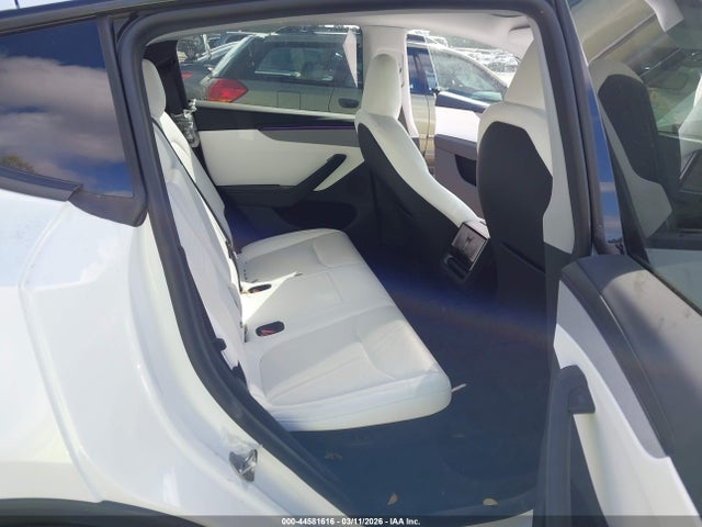 Продаж на аукціоні авто 2026 Tesla Model Y Long Range Launch Series/premium All-wheel Drive, vin: 7SAYGDEE4TA461752, номер лоту: 44581616