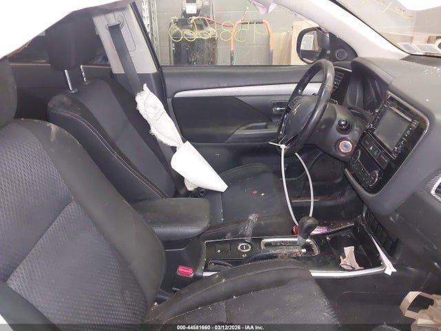 2017 MITSUBISHI OUTLANDER JA4AZ2A3XHZ059282 Photo 4