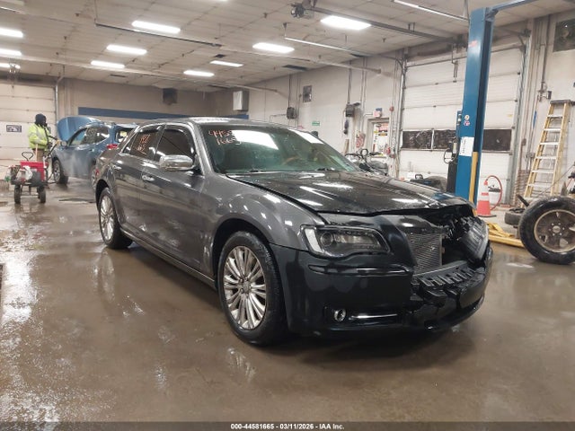 2013 Chrysler 300c Awd მანქანა იყიდება აუქციონზე, vin: 2C3CCAKG8DH708491, აუქციონის ნომერი: 44581665
