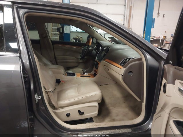 2013 Chrysler 300c Awd მანქანა იყიდება აუქციონზე, vin: 2C3CCAKG8DH708491, აუქციონის ნომერი: 44581665