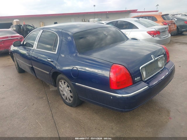 2009 LINCOLN TOWN CAR 2LNHM82V89X605778 Photo 2