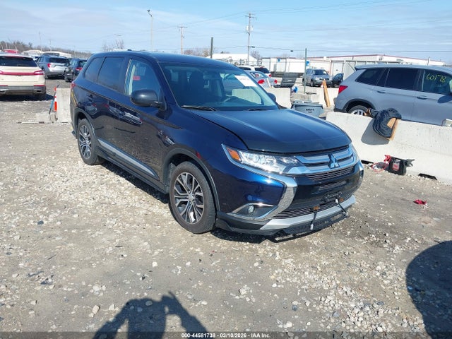 2018 MITSUBISHI OUTLANDER JA4AZ3A39JZ057745 Photo 0