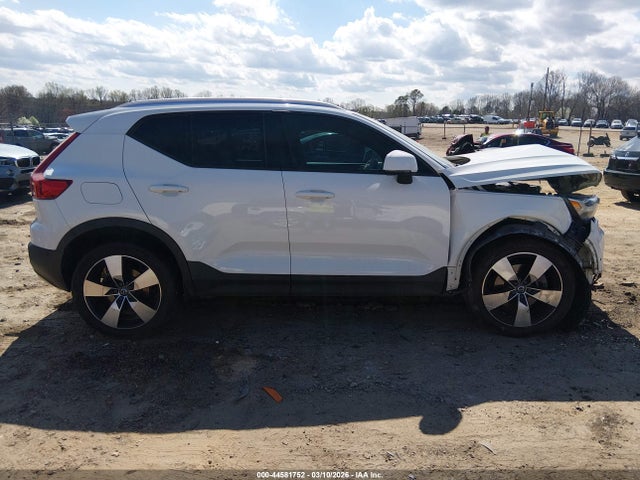 2019 Volvo Xc40 T5 Momentum/t5 R-design მანქანა იყიდება აუქციონზე, vin: YV4162XZ9K2012588, აუქციონის ნომერი: 44581752