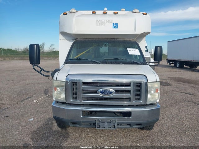 Ford E-450 Cutaway 2017 1FDFE4FS5HDC49390 Image 12