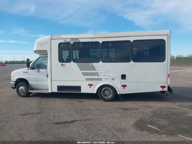 Ford E-450 Cutaway 2017 1FDFE4FS5HDC49390 Image 14