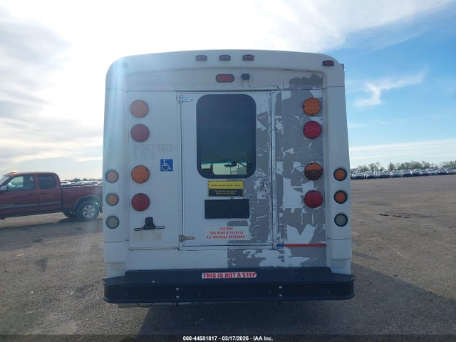 Ford E-450 Cutaway 2017 1FDFE4FS5HDC49390 Image 15