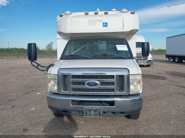 Ford E-450 Cutaway 2017 1FDFE4FS5HDC49390 Image 11