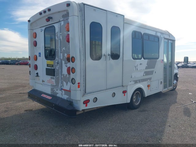 Ford E-450 Cutaway 2017 1FDFE4FS5HDC49390 Image 4