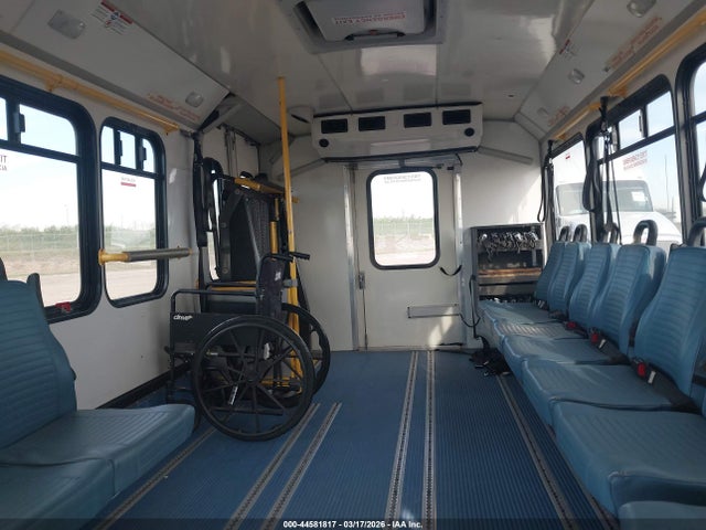 Ford E-450 Cutaway 2017 1FDFE4FS5HDC49390 Image 6
