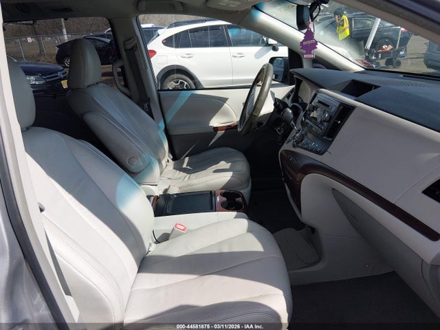 2011 TOYOTA SIENNA 5TDDK3DC9BS010222 Photo 4