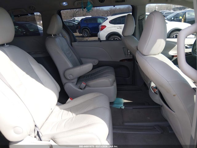 2011 TOYOTA SIENNA 5TDDK3DC9BS010222 Photo 7