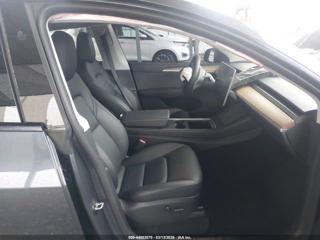 Продажа на аукционе авто 2023 Tesla Model Y Awd/long Range Dual Motor All-wheel Drive, vin: 7SAYGDEE3PA140727, номер лота: 44582070