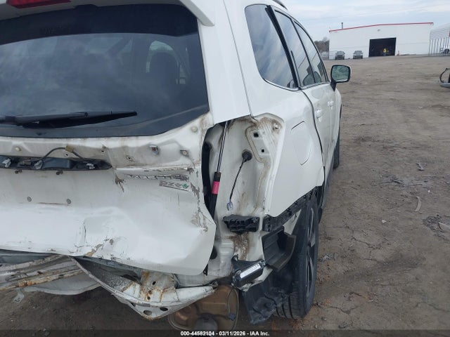 44582104 :رقم المزاد ، JF2SJALC8HH415793 vin ، 2017 Subaru Forester 2.5i Limited مزاد بيع