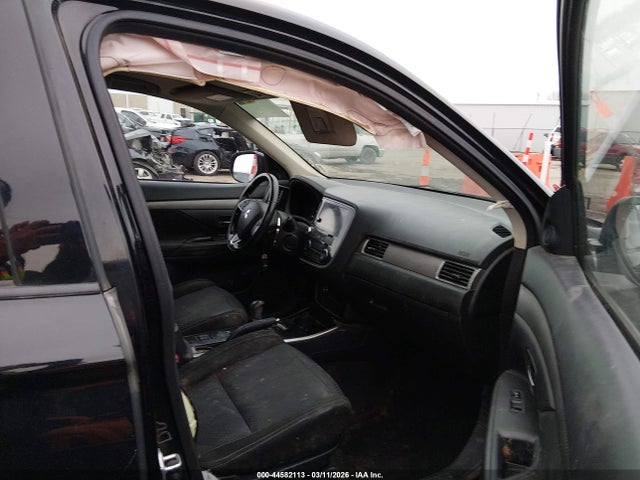 44582113 :رقم المزاد ، JA4AD3A34HZ026928 vin ، 2017 Mitsubishi Outlander Se مزاد بيع
