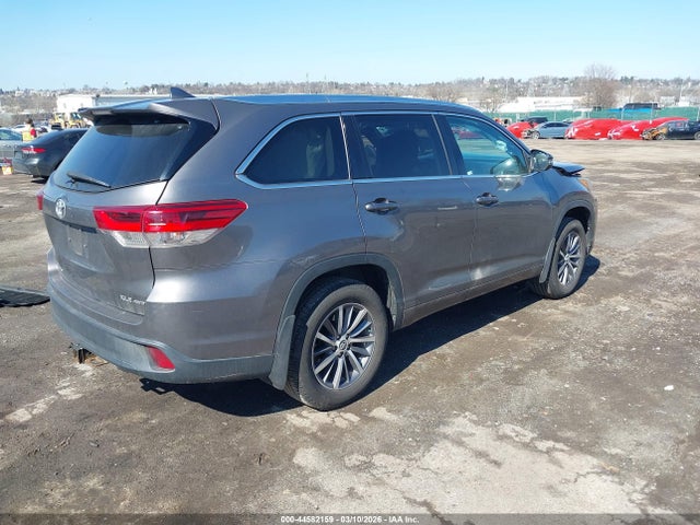 Toyota Highlander Xle 2018 5TDJZRFH6JS551091 Image 4