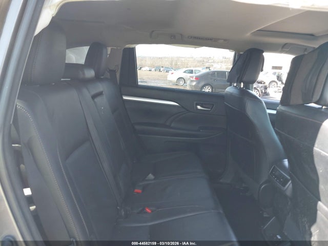 Toyota Highlander Xle 2018 5TDJZRFH6JS551091 Image 8